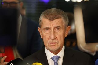 Zbabělý Babiš kope do Pavla kvůli „ohýbání“ Ústavy. Místo řešení stáhl ocas a před prezidentem prchá - Médium.cz